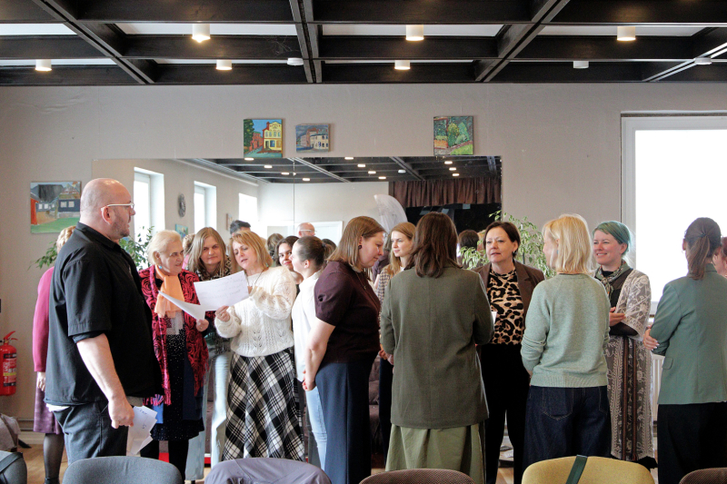 Projekta INSPIRE iesaistīto pušu sanāksme, dalībnieki iesaistās aktivitātē