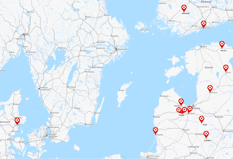 Baltijas jūras reģiona karte ar sarkaniem marķieriem, kas norāda projekta īstenošanas vietas Latvijā, Lietuvā, Igaunijā, Somijā un Dānijā.
