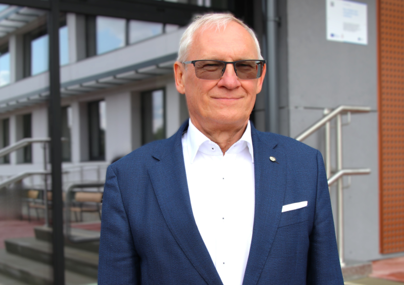 Par Zemgales plānošanas reģiona izpilddirektoru Attīstības padome apstiprina Aivaru Okmani