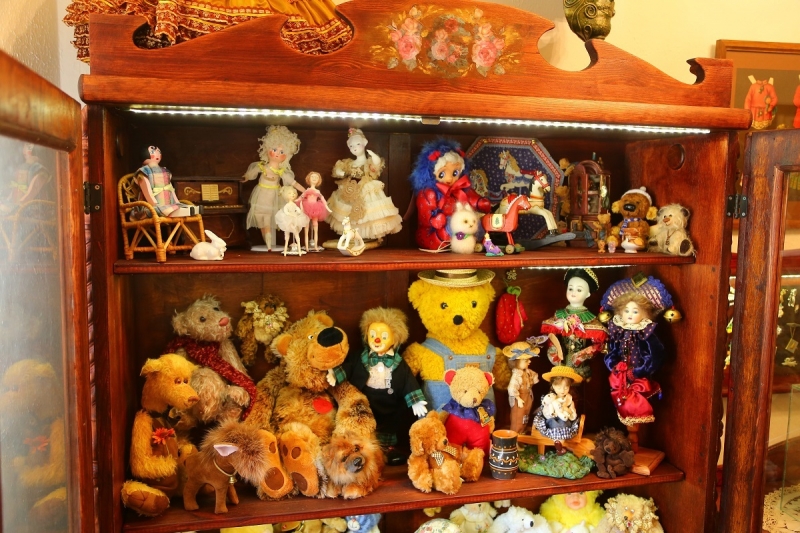 Leļļu un rotaļlietu pasaule Bauskas muzeja ekspozīcijā “Laiks spēlēties”. Foto: publicitātes  