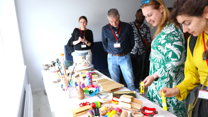 Projekta FABCOM partneri apmeklē daudzfunkcionālais sociālo pakalpojumu centru