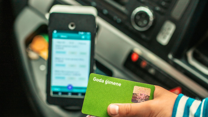 Goda ģimenes karte sabiedriskajā transportā