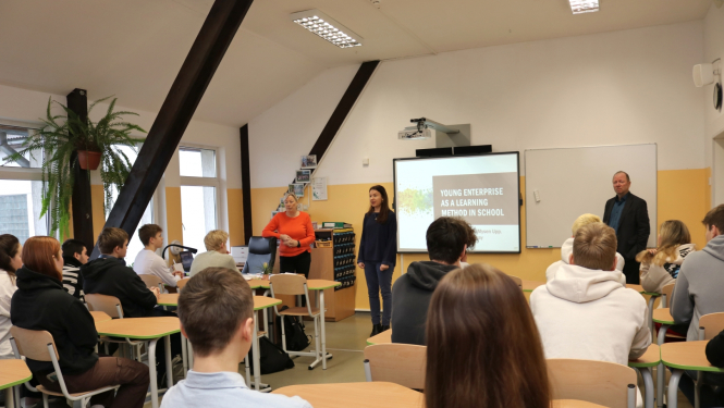 Projekta partneri vizītē Iecavas vidusskolā