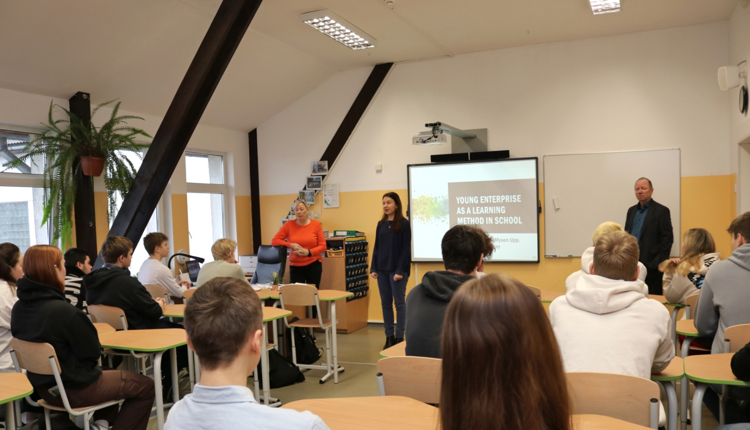 Projekta partneri vizītē Iecavas vidusskolā