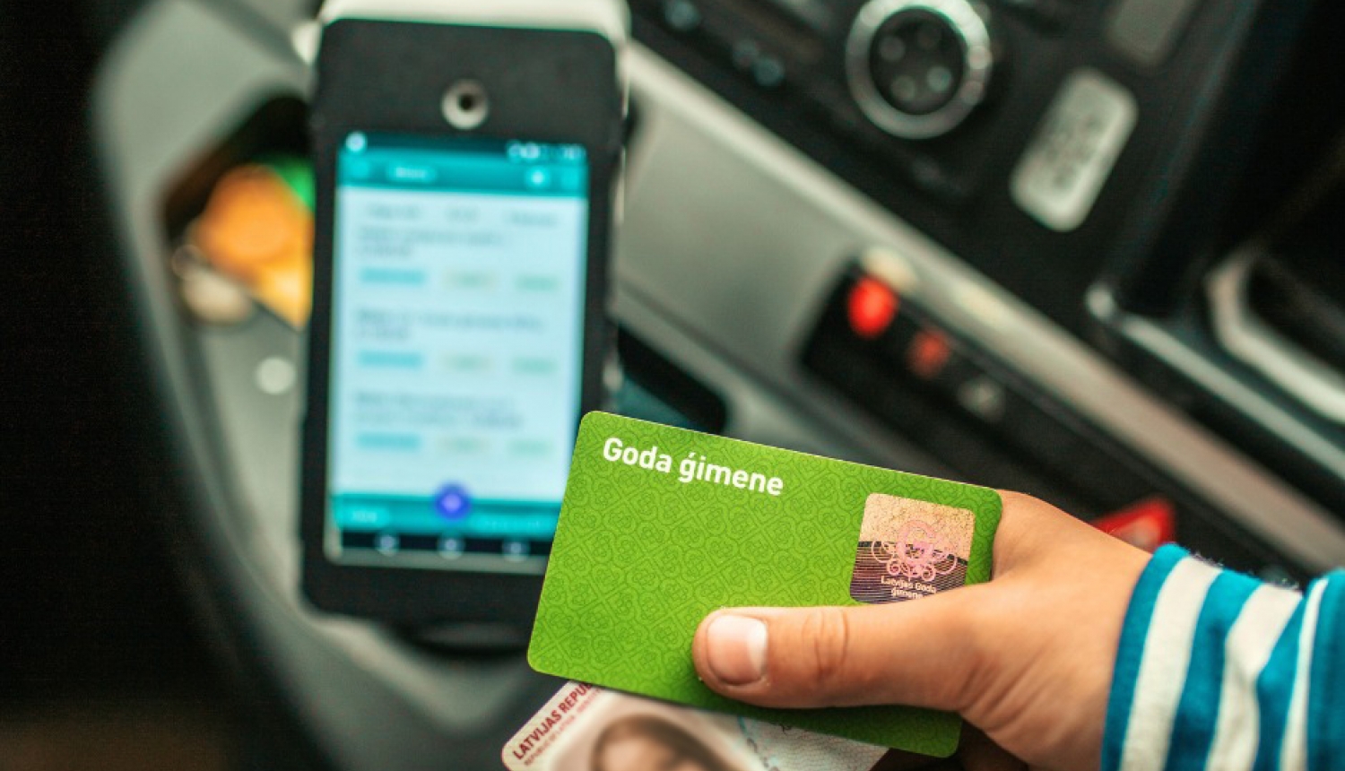 Goda ģimenes karte sabiedriskajā transportā